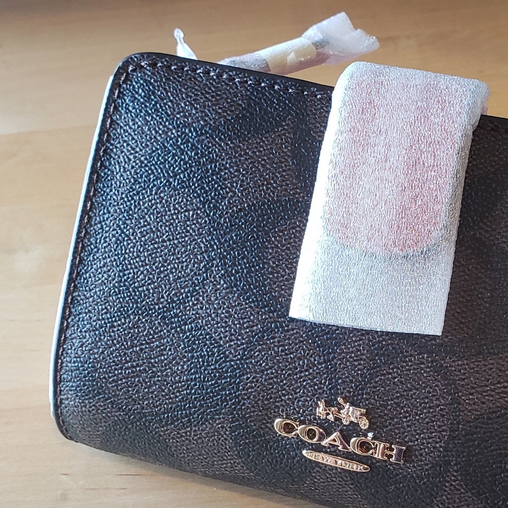 Signature Coach Wallet